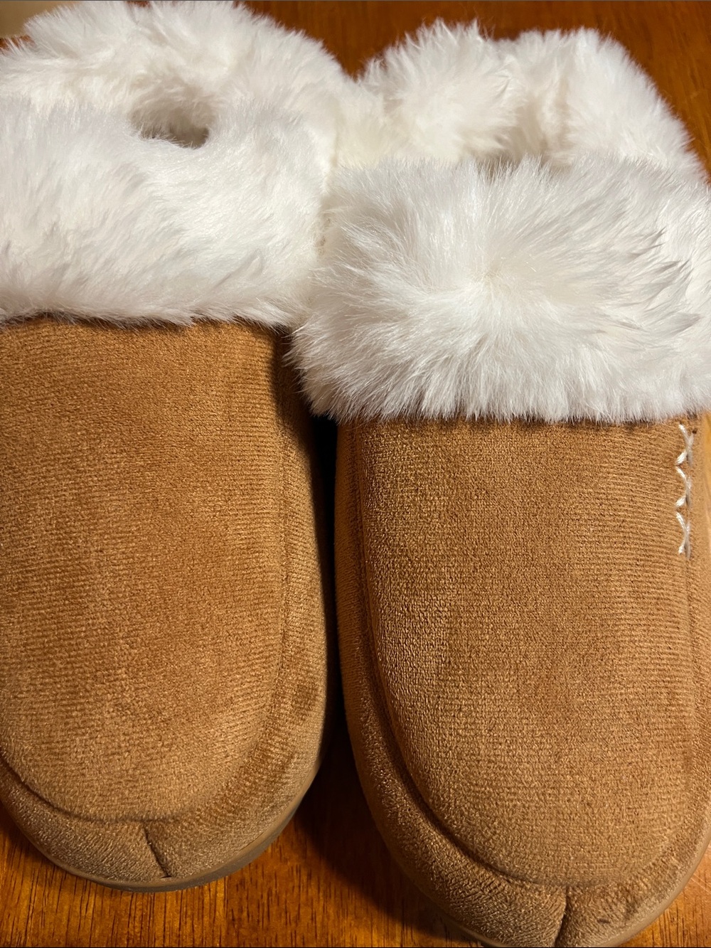 Chestnut Faux-Suede Women's Slippers with White Faux-Fur Cuff #comfy #slippers